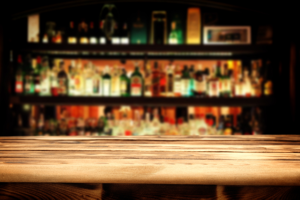 いきつけの飲み屋を作り、一人で飲みに行く